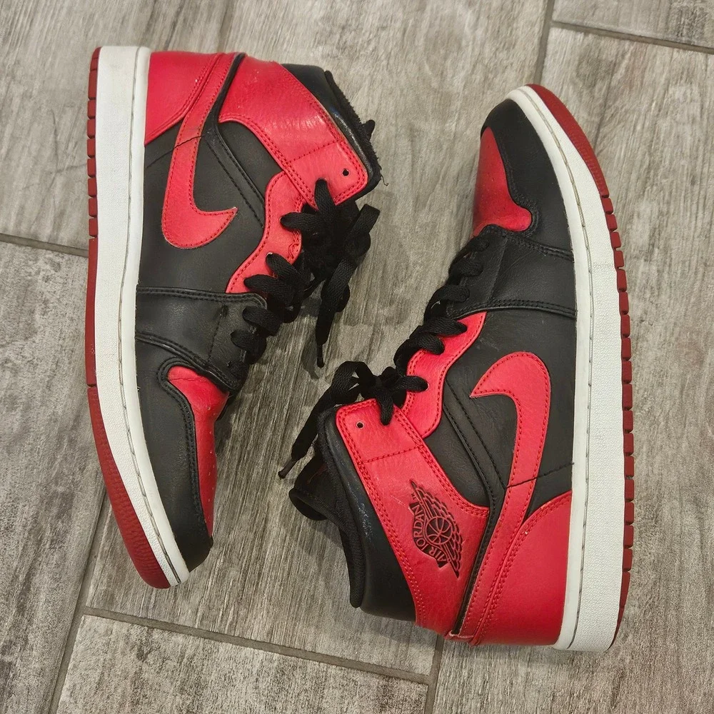 Jordan Air Jordan 1 Mid Mens 8.5 Black Red Banned Bred Leather Sneakers